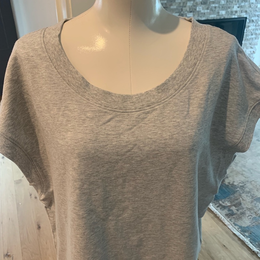 CAbi grey sweatshirt top